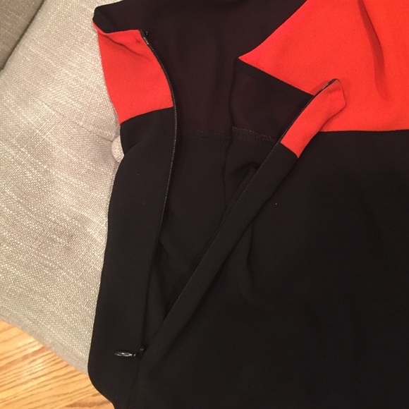 Black and Red tank top - Picture 3 of 3