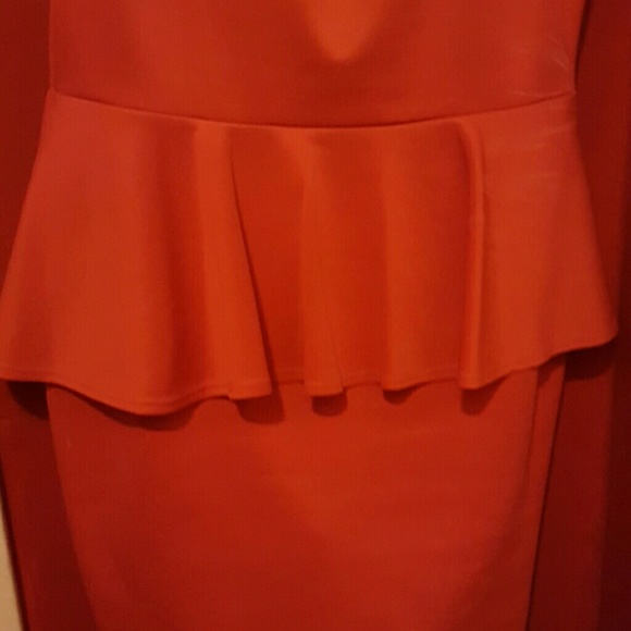 Red dress - Picture 2 of 2