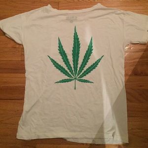 Flowy Weed Tee