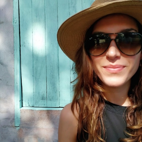 Meet your Posher, Gizem - Picture 1 of 1