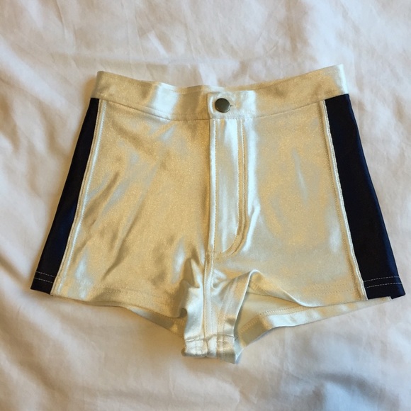 AA Two tone disco short