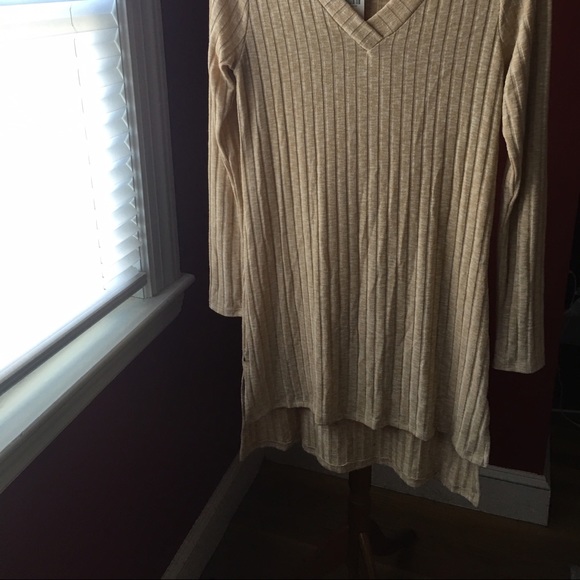🎉NEW beautiful soft Anthropologie tunic 🎉 - Picture 4 of 7