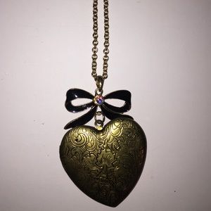 Gold heart necklace