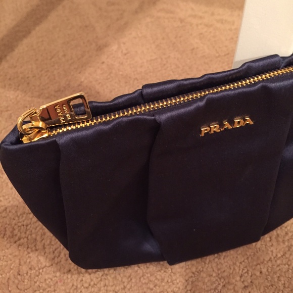 🚫SOLD🚫 Prada Satin Wristlet - Picture 3 of 4