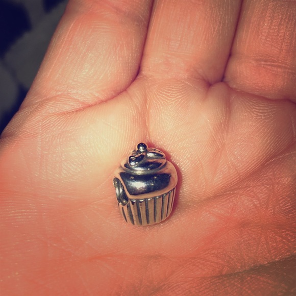 Pandora cupcake charm