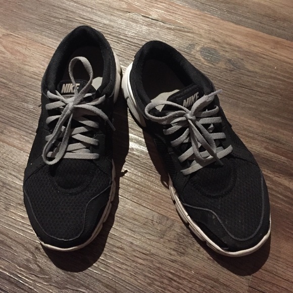 Nike sneaker - Picture 1 of 4