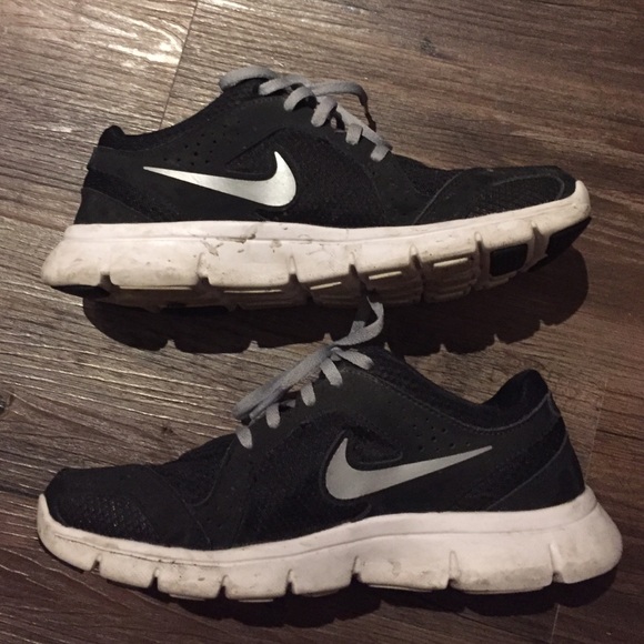 Nike sneaker - Picture 2 of 4