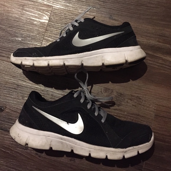 Nike sneaker - Picture 3 of 4