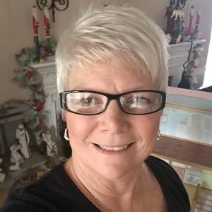 Meet your Posher, Jennie