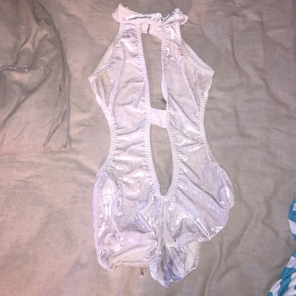 Iheartraves Bodysuit size S/M