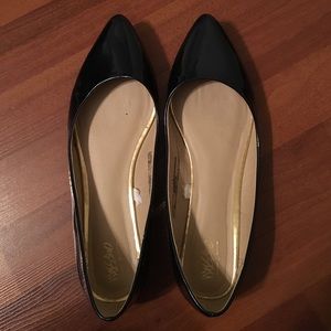SOLD IN A BUNDLE- Pointed toe flats
