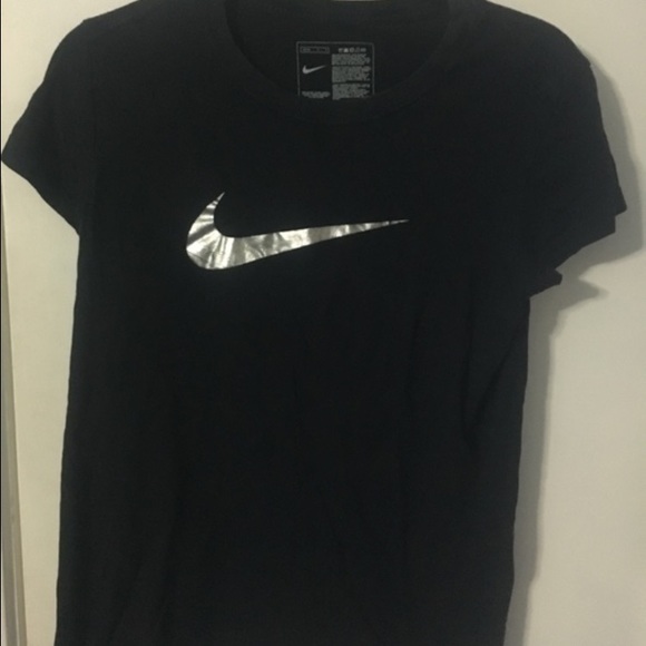 Black and silver Nike Tee