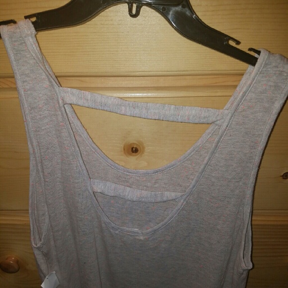 New Flowy Tank Top - Picture 3 of 3