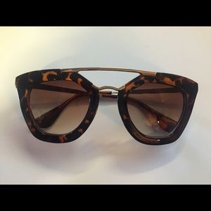 Cat-Eye Double-Bridge Sunglasses, Tourtise