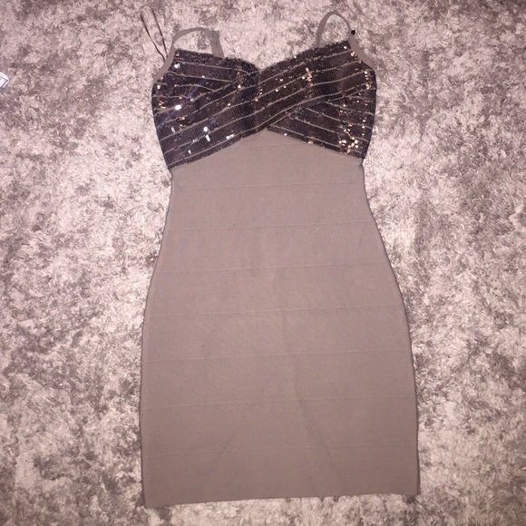 GUESS Taupe dress
