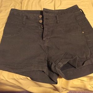 Refuge shorts