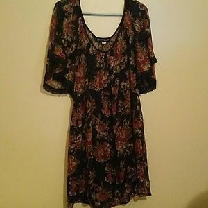 Floral dress, never worn!
