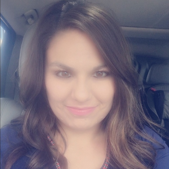 Meet your Posher, Melissa - Picture 1 of 1