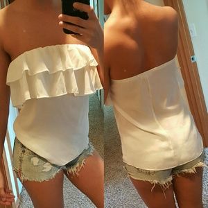 Ruffled strapless shirt