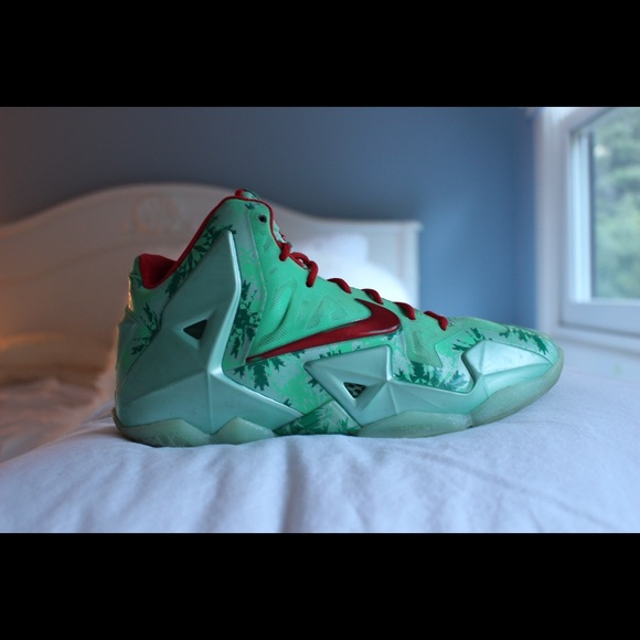 LeBron 11 Christmas