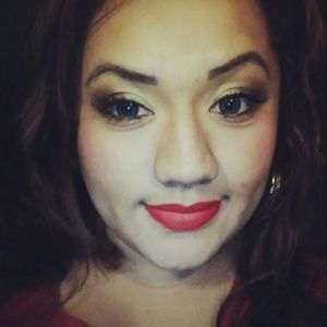 Meet your Posher, Yesenia