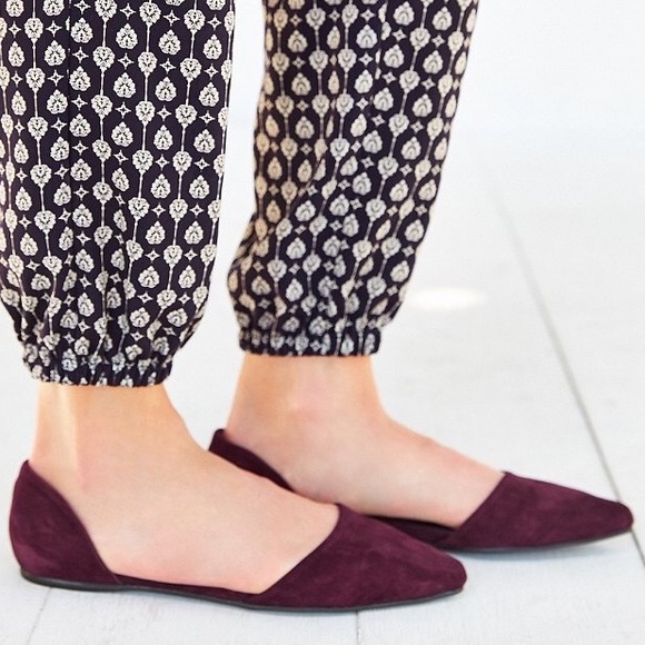 Urban Outfitters Suede Classic D'Orsay Flat - Picture 4 of 4