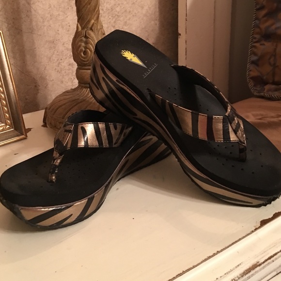 Volatile flip flops