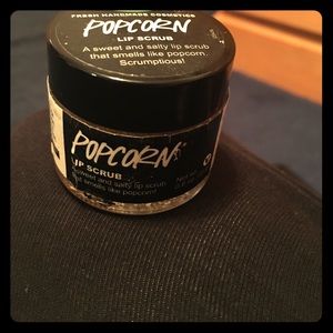 Lush popcorn lipscrub
