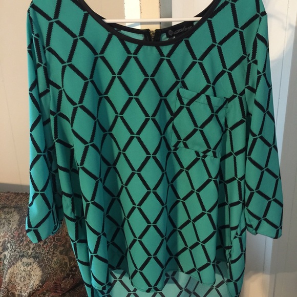 Quarter sleeve top