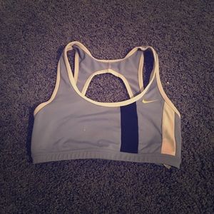 Small old fashion Nike sports bra!