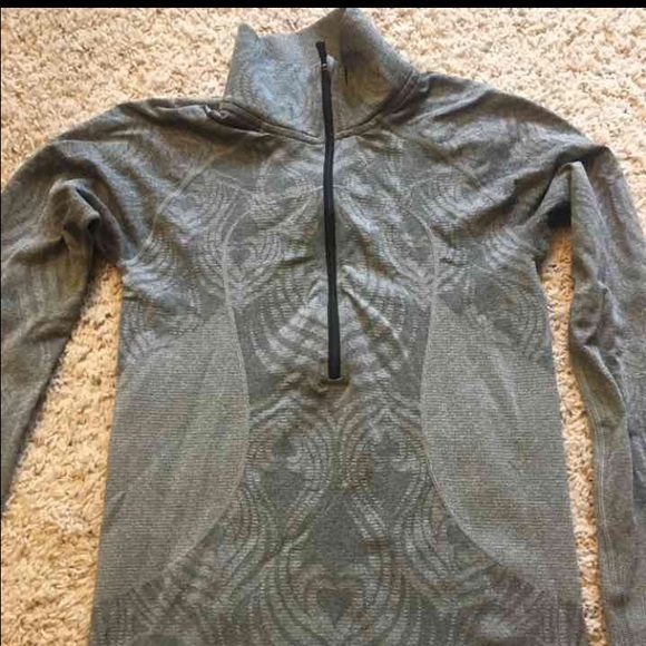 Lululemon Take Flight size 6