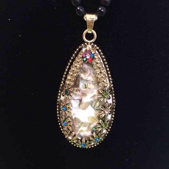 Vintage stone pendant necklace