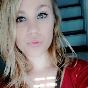 Meet your Posher, Brittney