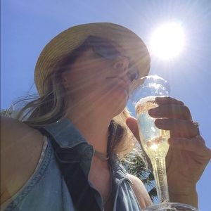 Meet your Posher, Elizabeth