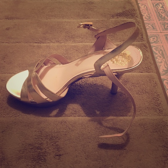 Vince Camuto VC-Peppa Platino Cow Crackle Heels.