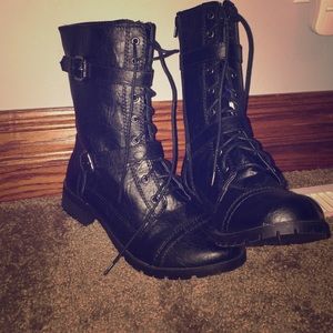 Combat boots