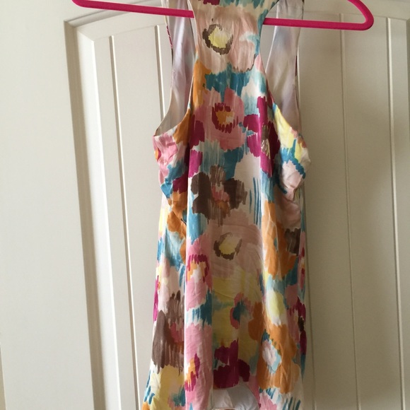 Beautiful top!! - Picture 3 of 4