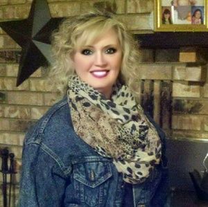 Meet your Posher, Phillis