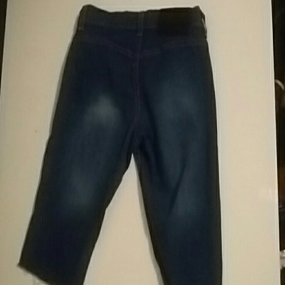 Cutoff Bebe Bermuda Shorts - Picture 2 of 3