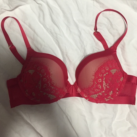 Victoria's Secret very sexy push up bra