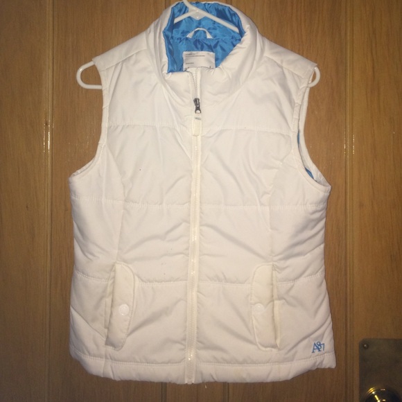 Vest - Picture 1 of 4