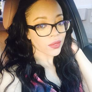 Meet your Posher, Angela