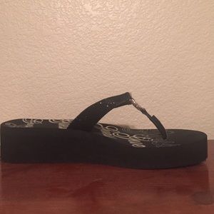 Guess Shoes - Guess Wedge Sandals Guess Shoes - Guess Wedge Sandals