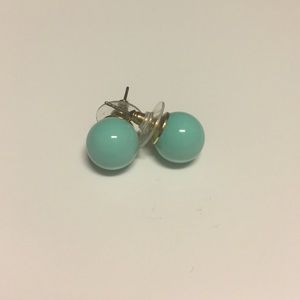 Earrings in tiffany blue color.