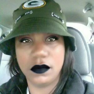 Meet your Posher, Bessie