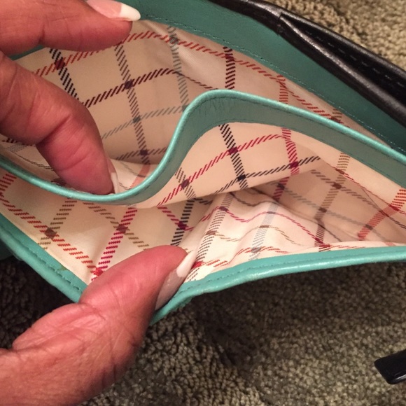 Coach Signature Wallet - Picture 4 of 4