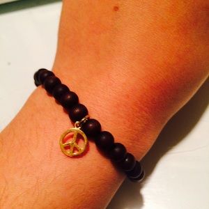 Beaded bracelet with Peace Sign