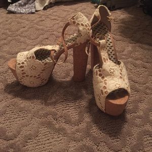 Jessica Simpson heels