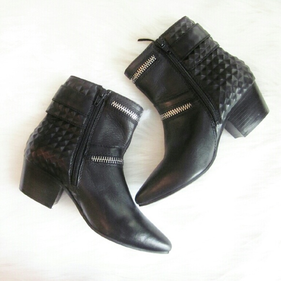 Steve Madden Shoes - Steve Madden Leather Booties 5.5