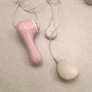 Pink Clarisonic Mia with FREE NEW brush head!